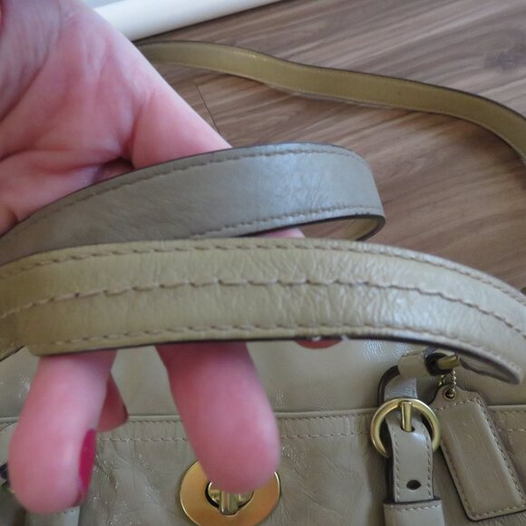 COACH Chelsea Taupe Tan Patent Leather Turnlock Shoulder Zip Up Tote Bag - Picture 11 of 15